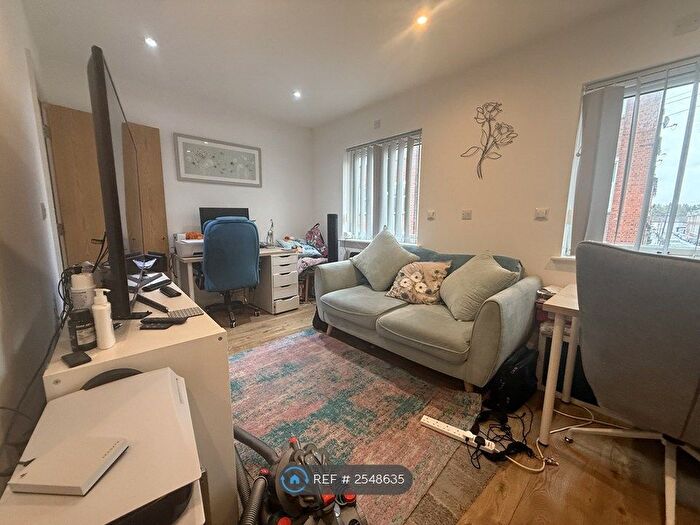 1 Bedroom Flat To Rent In Fosse Road North, Leicester, LE3