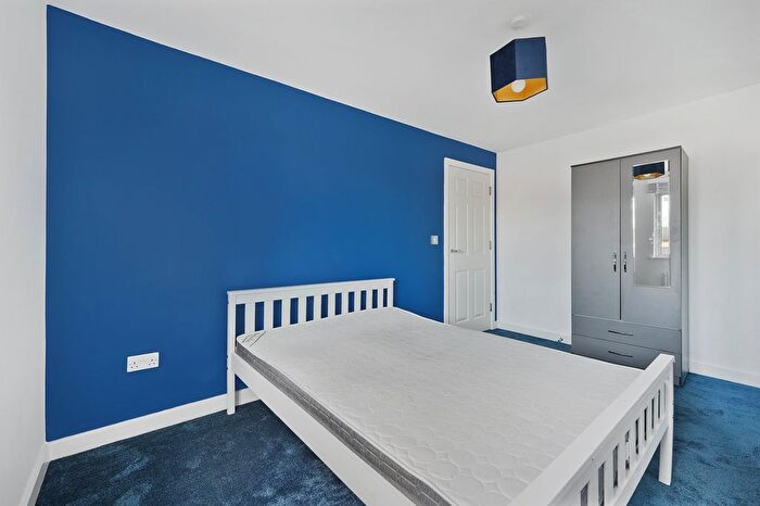 1 Bedroom Flat To Rent In Batwa House, Varcoe Road, SE16