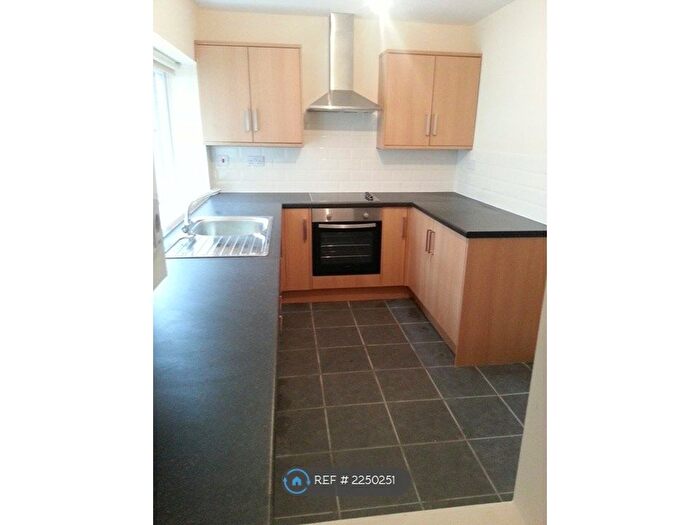 3 Bedroom Terraced House To Rent In Talbot Road, Wrexham, LL13
