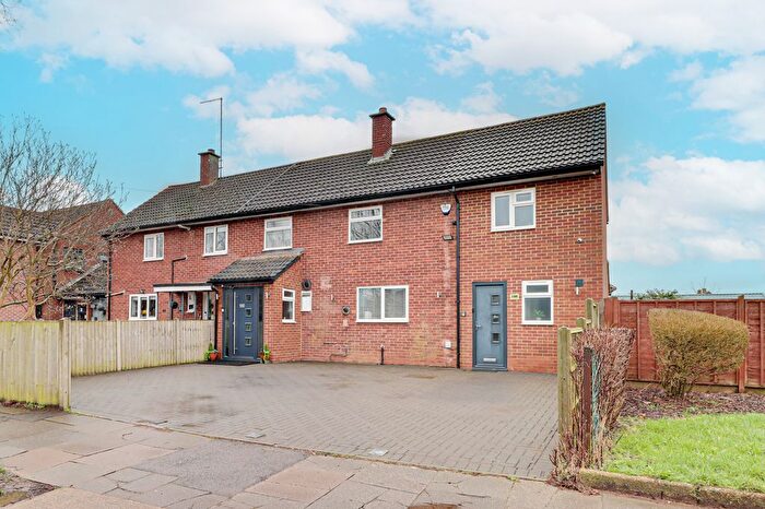 4 Bedroom Semi Detached House For Sale In Cell Barnes Lane, St Albans, AL1