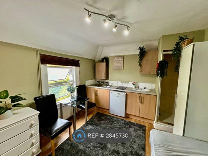 Studio To Rent In Lynton Road, London, W3