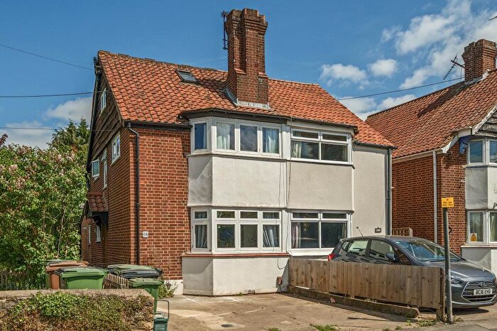 3 Bedroom Semi-Detached House For Sale In North Hinksey, Oxford, OX2