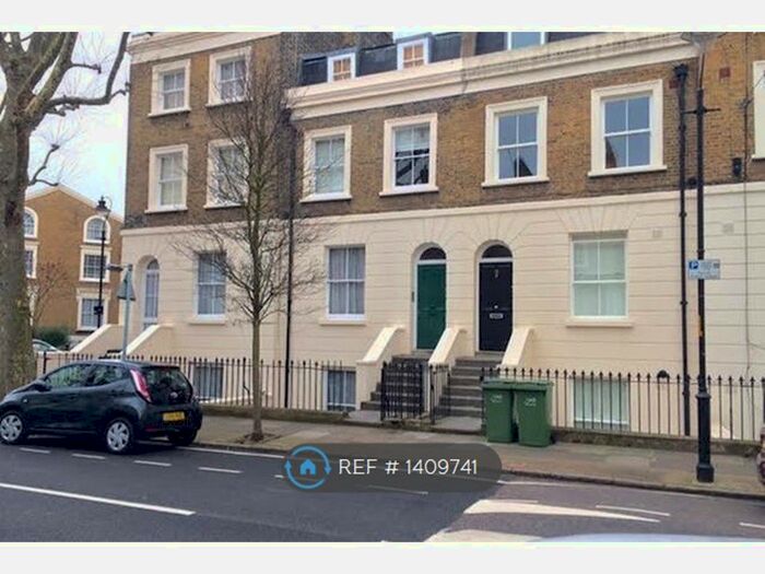 2 Bedroom Maisonette To Rent In Grosvenor Park, London, SE5