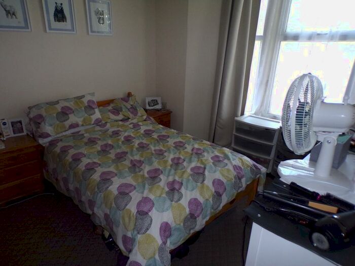 1 Bedroom Flat To Rent In Tredegar Road, Bow, London, E3