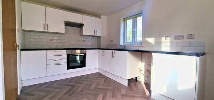 2 Bedroom Flat To Rent In Spring Close, Dagenham, RM8