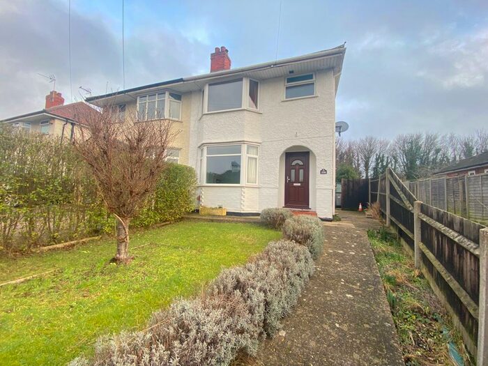 3 Bedroom Semi-Detached House To Rent In Winchester Road, Town Centre, Basingstoke, RG21