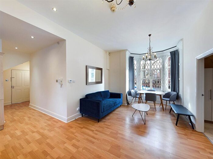 2 Bedroom Apartment To Rent In College Street, Nottingham, Nottinghamshire, NG1
