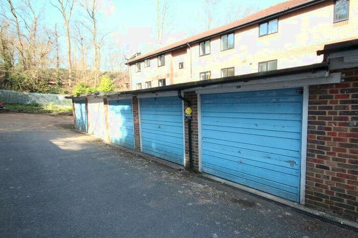 Garage / Parking To Rent In Garage, Brighton, East Sussex, BN1