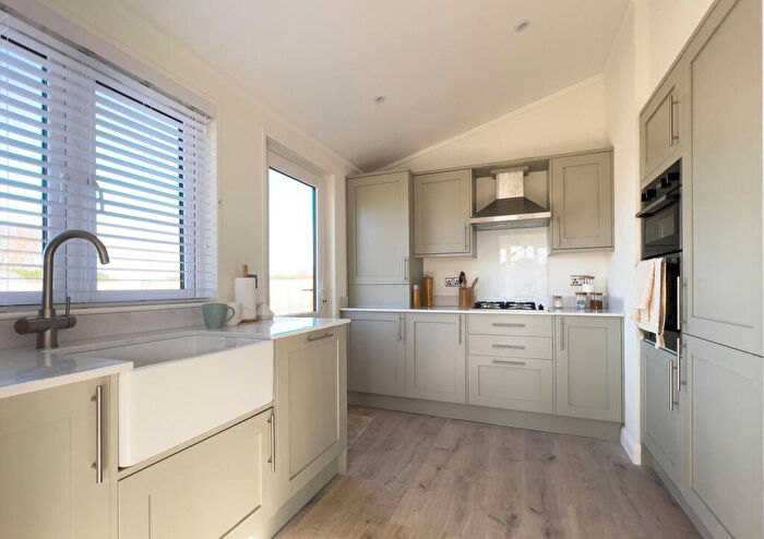 2 Bedroom Park Home For Sale In Northampton, Northamptonshire, NN6