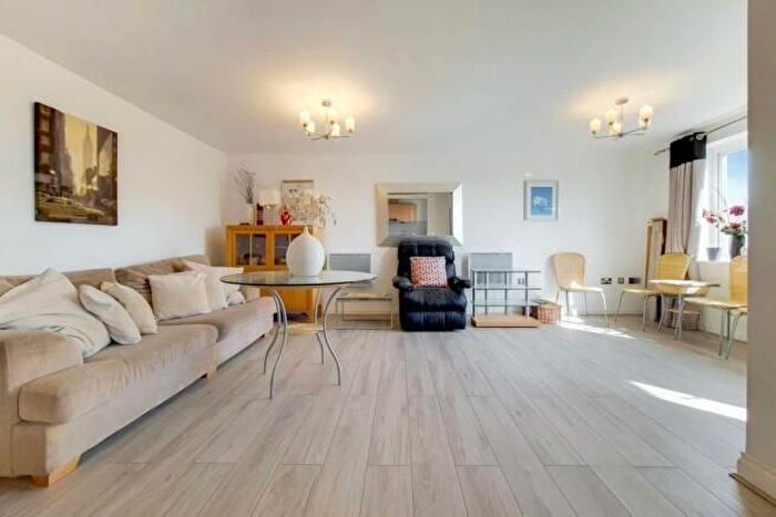 2 Bedroom Flat To Rent In Primrose Place, Isleworth, TW7