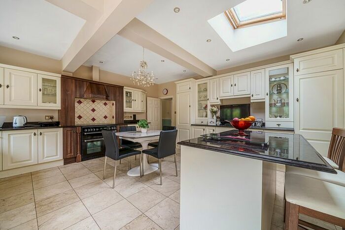 3 Bedroom Semi-Detached House To Rent In Shirley Avenue, Croydon, Surrey, CR0