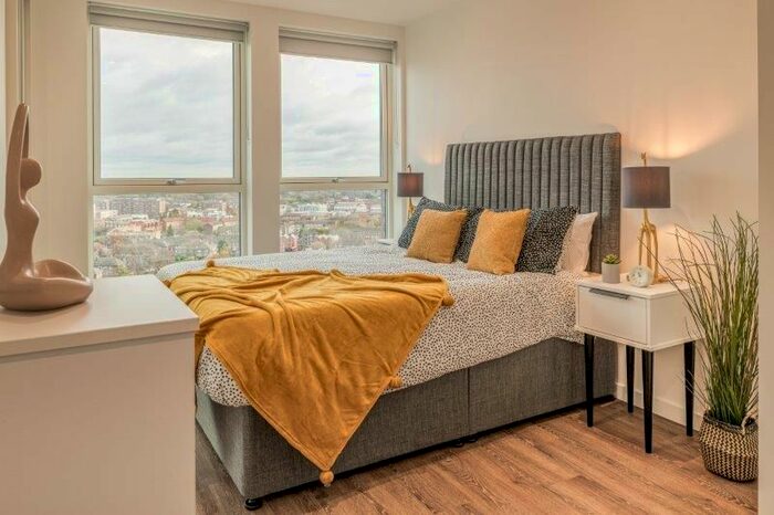 2 Bedroom Flat To Rent In Silvertown Way, Canning Town, E16