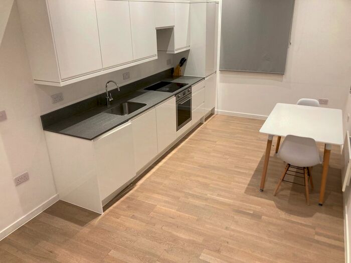 1 Bedroom Flat To Rent In Very Near The Canal Area, Brentford, TW8