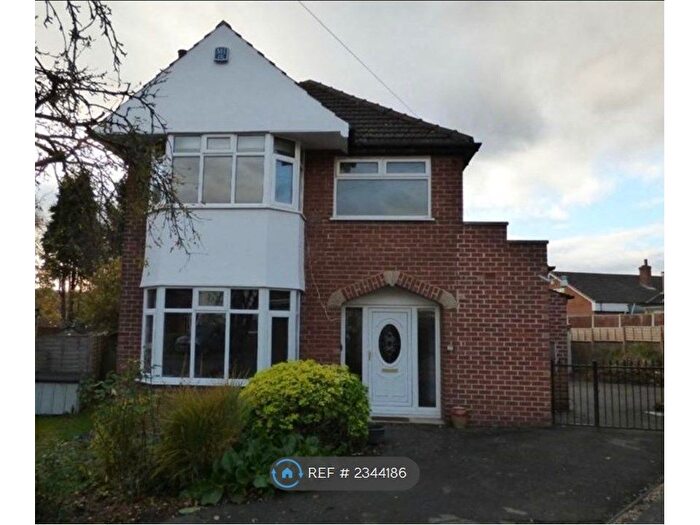 3 Bedroom Detached House To Rent In Park Avenue, Mirfield, WF14