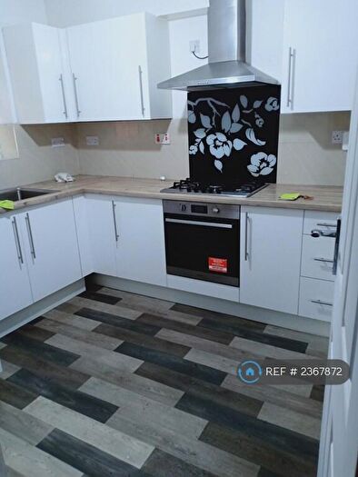 3 Bedroom End Of Terrace House To Rent In Warmsworth Road, Doncaster, DN4