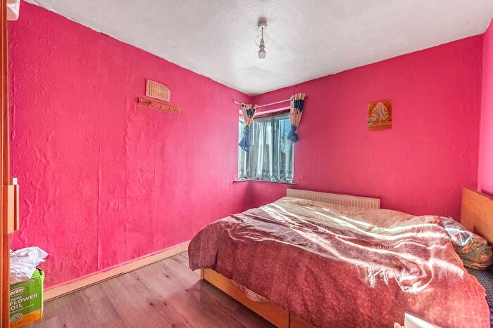 2 Bedroom Maisonette For Sale In Shaftesbury Avenue, South Harrow, Harrow, HA2