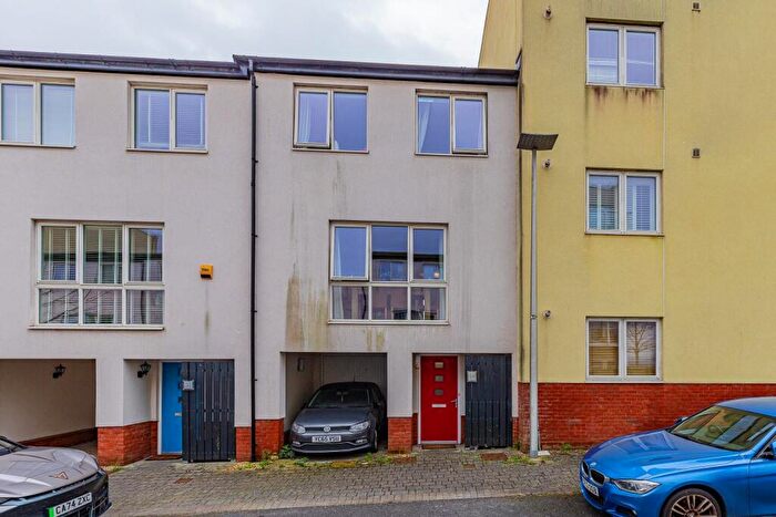 4 Bedroom Terraced House For Sale In Gibson Way, Penarth, CF64