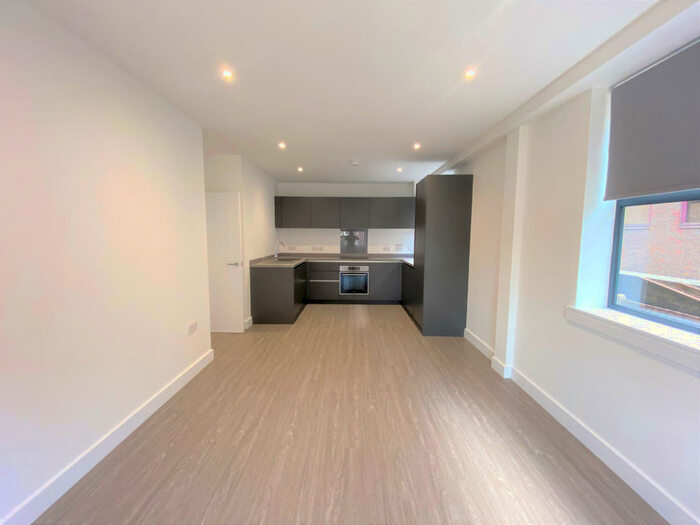 2 Bedroom Apartment To Rent In - Homesdale Road, Bromley, Kent, BR2