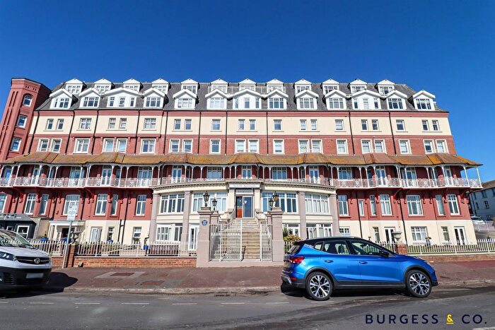 1 Bedroom Flat For Sale In De La Warr Parade, Bexhill-On-Sea, TN40