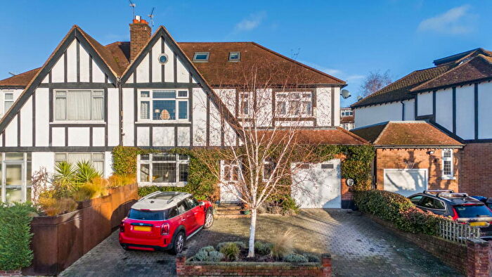 6 Bedroom Semi Detached House For Sale In Abbots Gardens, N2