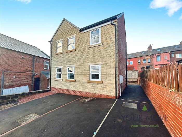 2 Bedroom Flat To Rent In Summer Street, Barnsley, South Yorkshire, S70