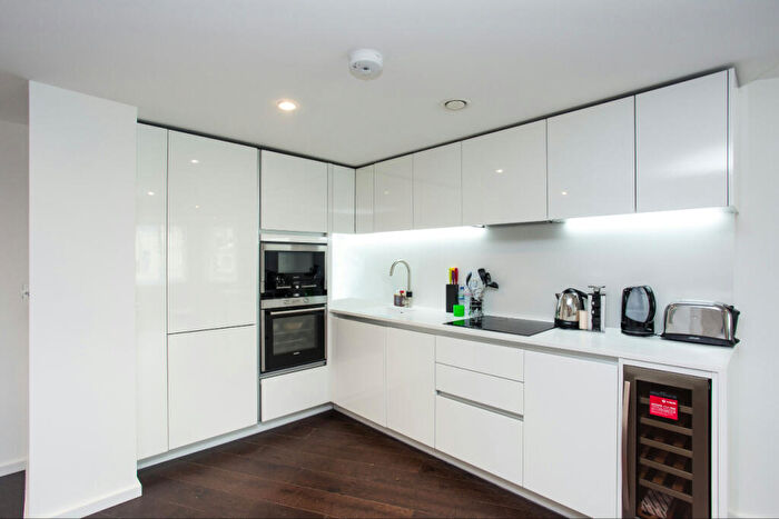 1 Bedroom Flat To Rent In City Road, Shoreditch, London, EC1V