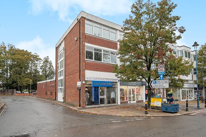 1 Bedroom Flat To Rent In High Street, Alton, Hampshire, GU34