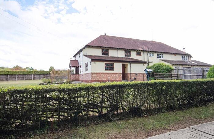 4 Bedroom Semi-Detached House To Rent In Blackmires Lane, Silverstone, NN12