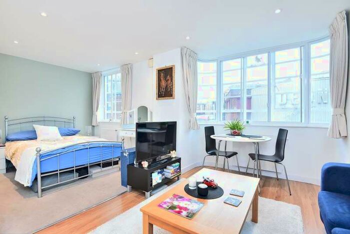 Apartment To Rent In Richmond, Surrey, TW9