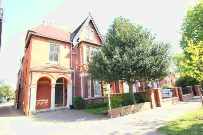 1 Bedroom Flat To Rent In Rothsay Road, Bedford MK40