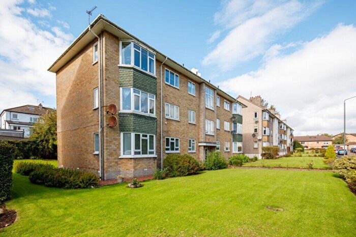 2 Bedroom Flat To Rent In Kings Drive, Newton Mearns, G77