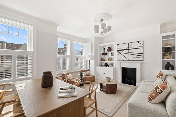 2 Bedroom Flat For Sale In Moring Road, SW17