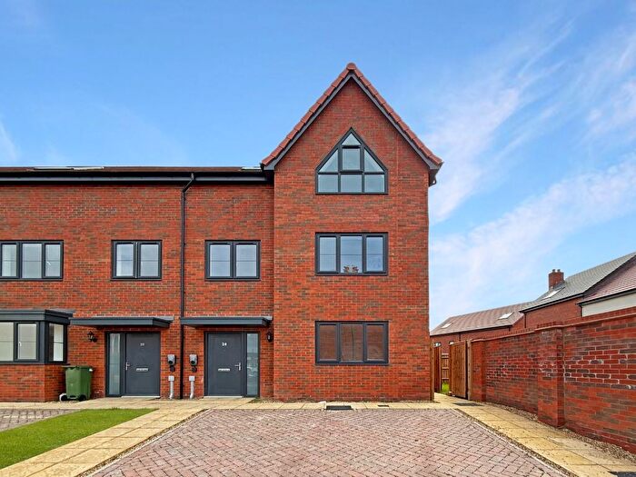 4 Bedroom Terraced House For Sale In Francis Avenue, Aylesbury, Buckinghamshire, HP21