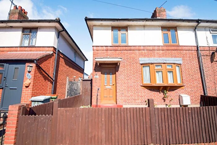 Studio To Rent In Stratford, London, E15