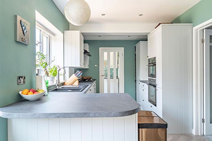 4 Bedroom Semi-Detached House For Sale In Pinelands Way, Osbaldwick, York, YO10