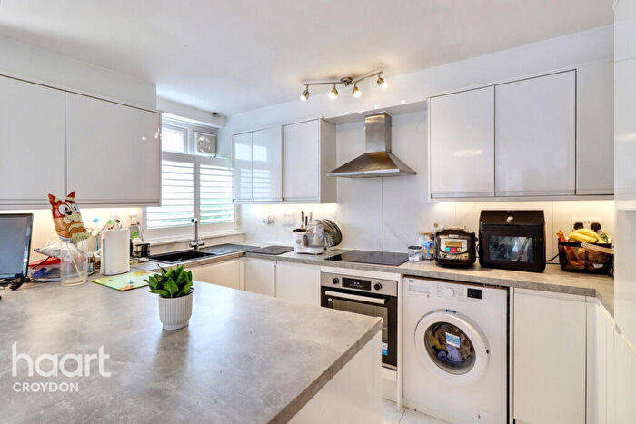 1 Bedroom Block Of Apartments For Sale In Nottingham Road, South Croydon, CR2