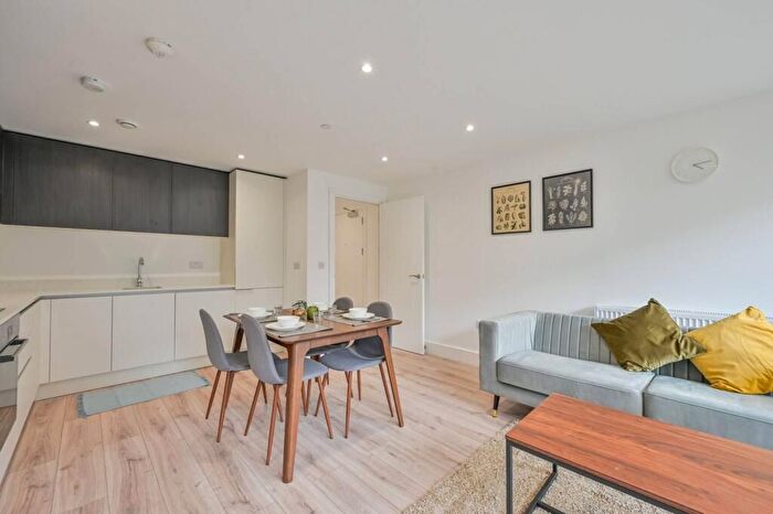 2 Bedroom Flat To Rent In Junction Road, Archway, N19