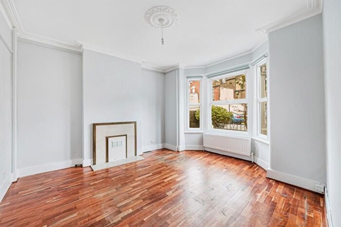 4 Bedroom Semi-Detached House To Rent In Venetia Road, London, W5