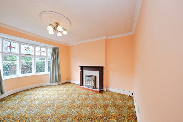 3 Bedroom Detached Bungalow For Sale In Manor Avenue, Nottingham, NG9