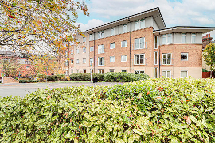 2 Bedroom Flat For Sale In Centurion Court, Camp Road, St Albans, AL1