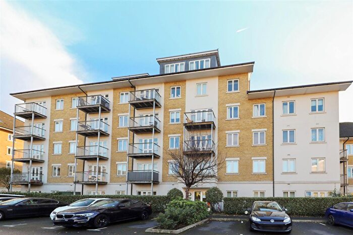 2 Bedroom Flat For Sale In Park Lodge Avenue, West Drayton, UB7