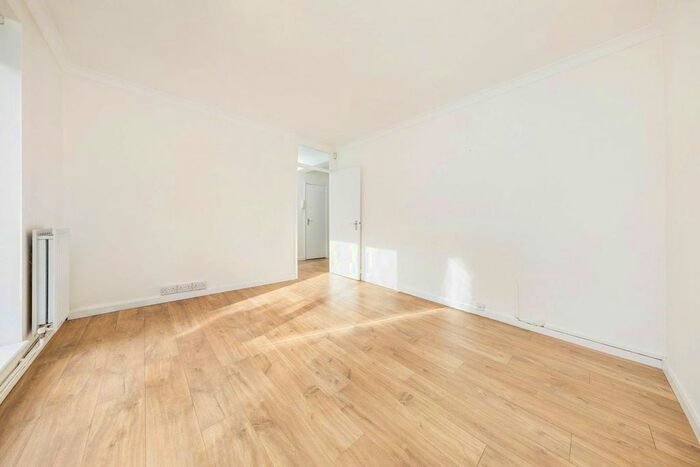1 Bedroom Flat To Rent In Woodborough Road, West Putney, London, SW15