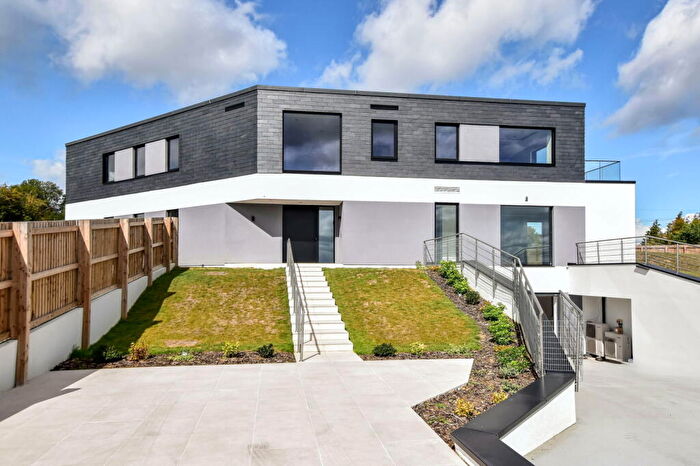 7 Bedroom Detached House To Rent In Crouch Lane, Goffs Oak, Waltham Cross, EN7