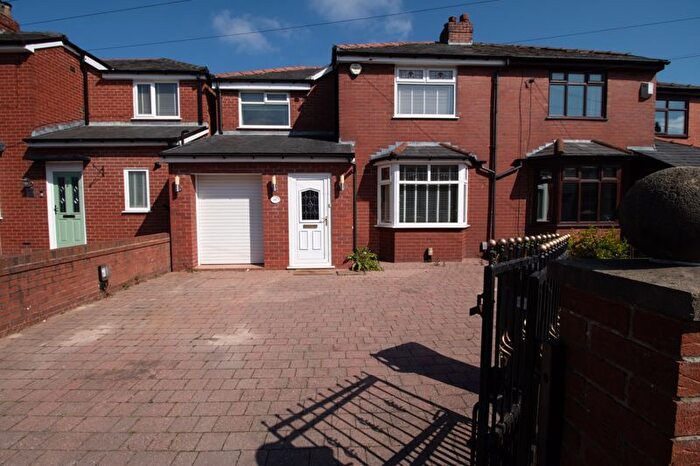 3 Bedroom Semi-Detached House To Rent In Plodder Lane, Farnworth, Bolton, BL4