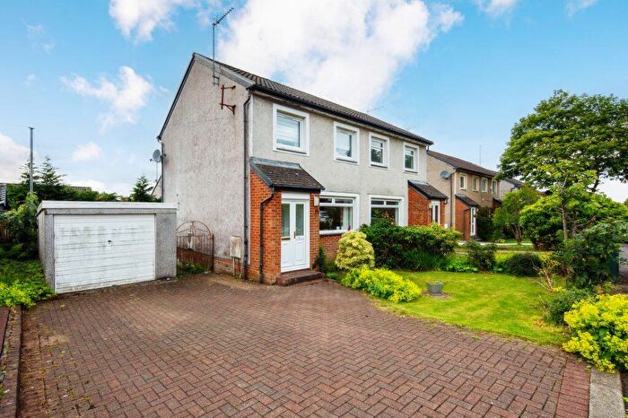 3 Bedroom Semi-detached Villa For Sale In Alloway Drive, Newton Mearns, G77