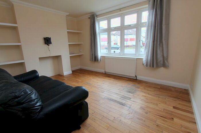 2 Bedroom Flat To Rent In Ruislip Road, Greenford, UB6