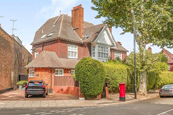 2 Bedroom Flat For Sale In Eton Avenue, Belsize Park, NW3