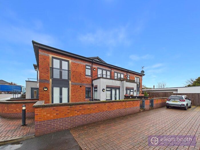 2 Bedroom Apartment For Sale In Glebe Close, Blackpool, FY4