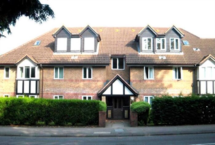 2 Bedroom Flat To Rent In Everett Court, Watling Street, WD7