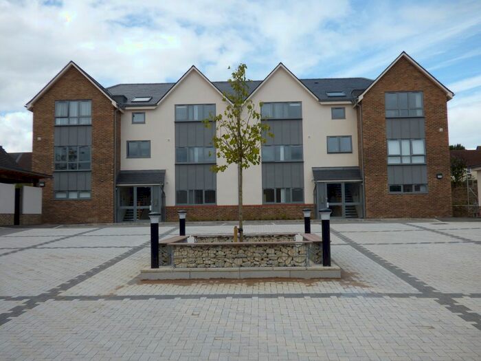 1 Bedroom Flat To Rent In Marlborough Road, Old Town, Swindon, SN3